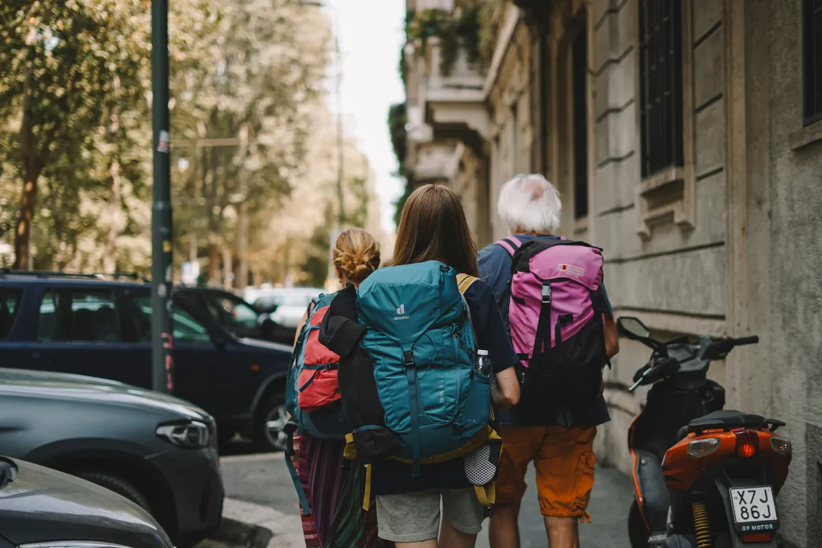 Traveling with Family? Top 5 Benefits of Booking a Premium Van from BIA
